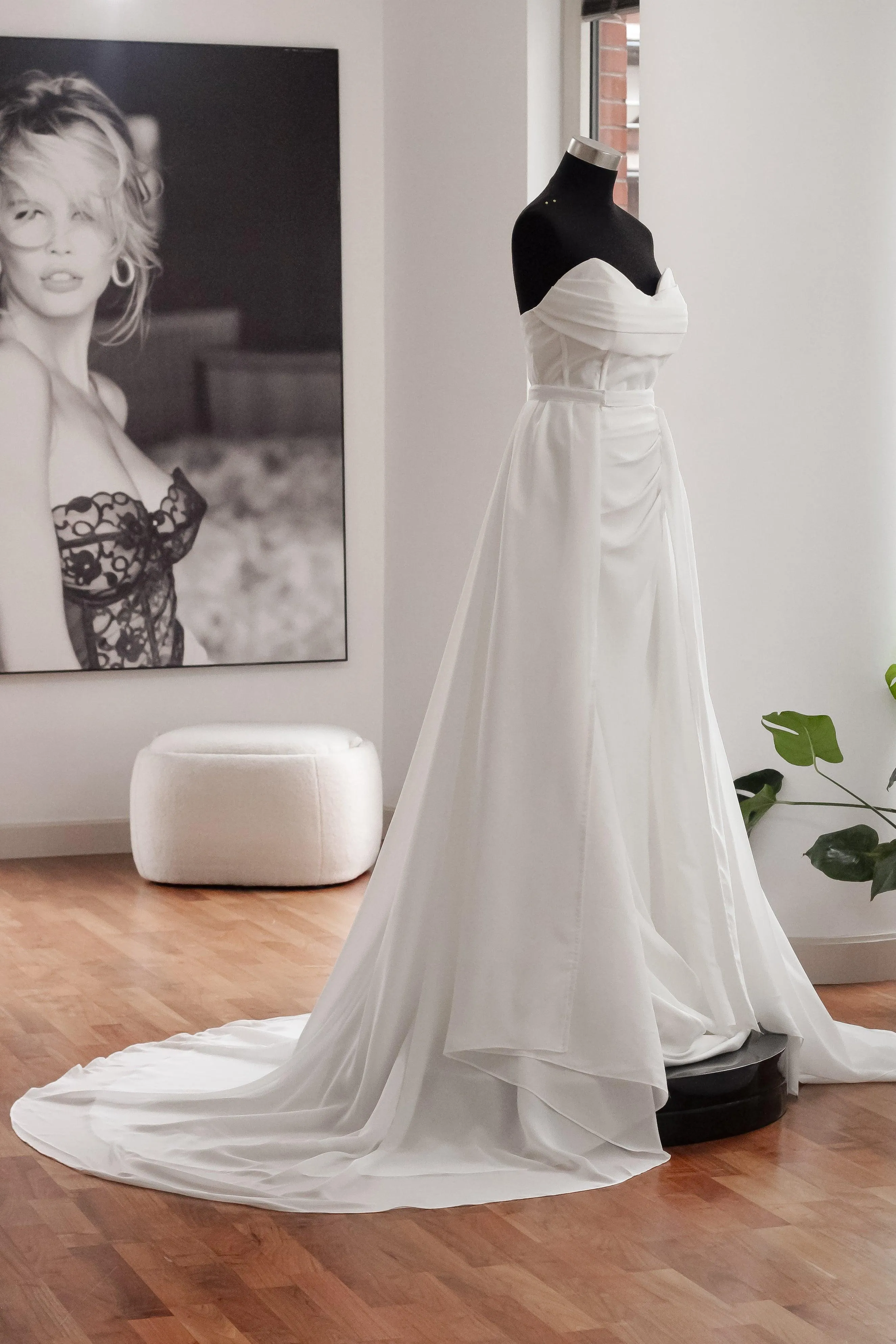 Deatchable Bridal Chiffon Overskirt