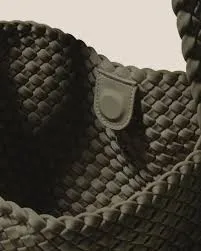 Naghedi Nomad Medium Hobo in Olive